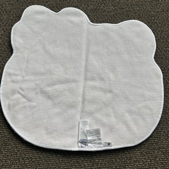 NWT Hello Kitty Bath Mat Rug White Fluffy Rug - Picture 4 of 9